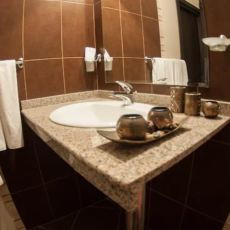 Ξενοδοχείο με διαμερίσματα Rocamar Beach