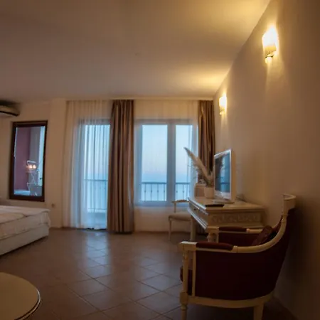 Hotel apartamentowy Rocamar Beach 3*