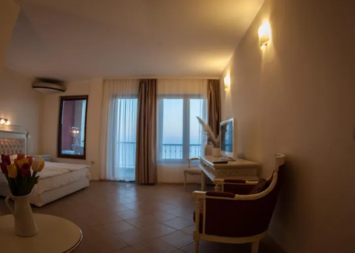 Апартхотел Rocamar Beach 3*